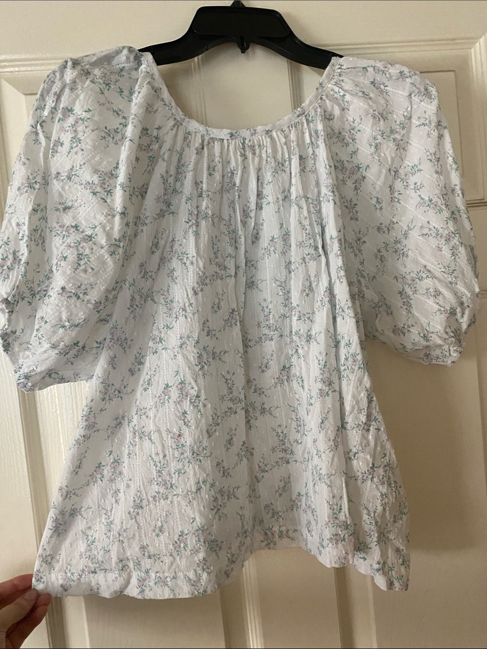 bohme White Floral Button-Front Puff Sleeve Blouse - Picture 7 of 8